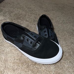 VANS - Black Checkered Leather